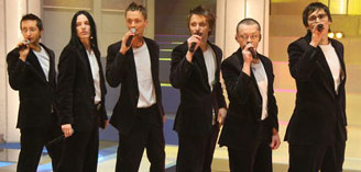 F4.- Letonia: Cosmos -- I hear your heart.