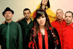 A16.- Portugal: Flor-de-lis -- Todas as ruas do amor